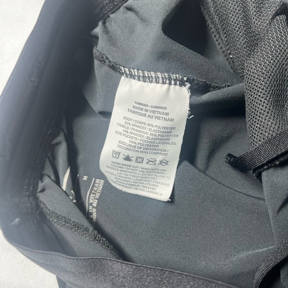 Nike Dri-Fit Women’s Capri Black Size Medium Drawstring Zip Pockets - Picture 10 of 16